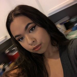 Meet your Posher, Briana